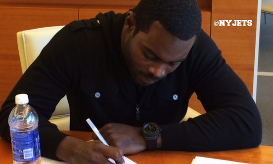 michael vick signs with jets.jpg