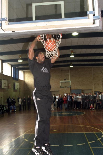 Kobe Bryant dunking