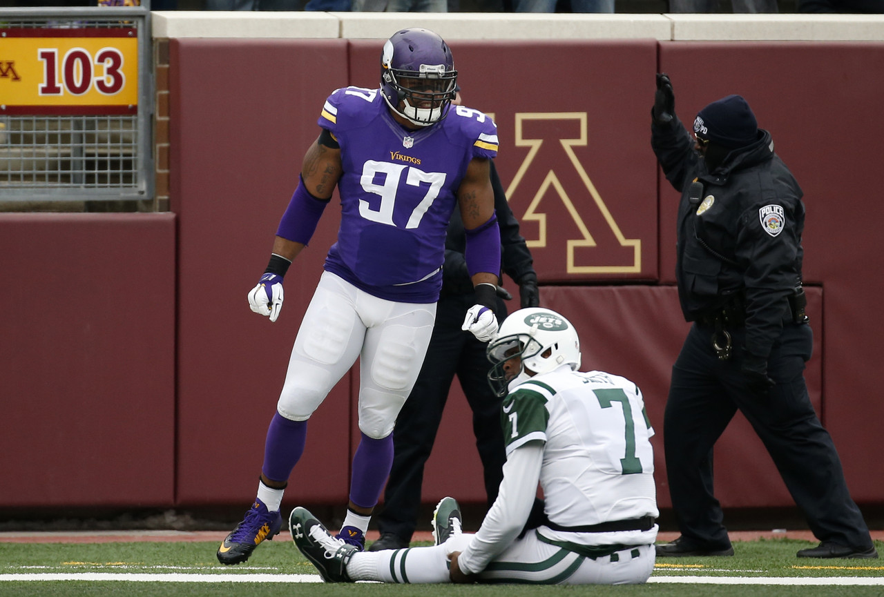 geno-smith-everson-griffen_pg_600