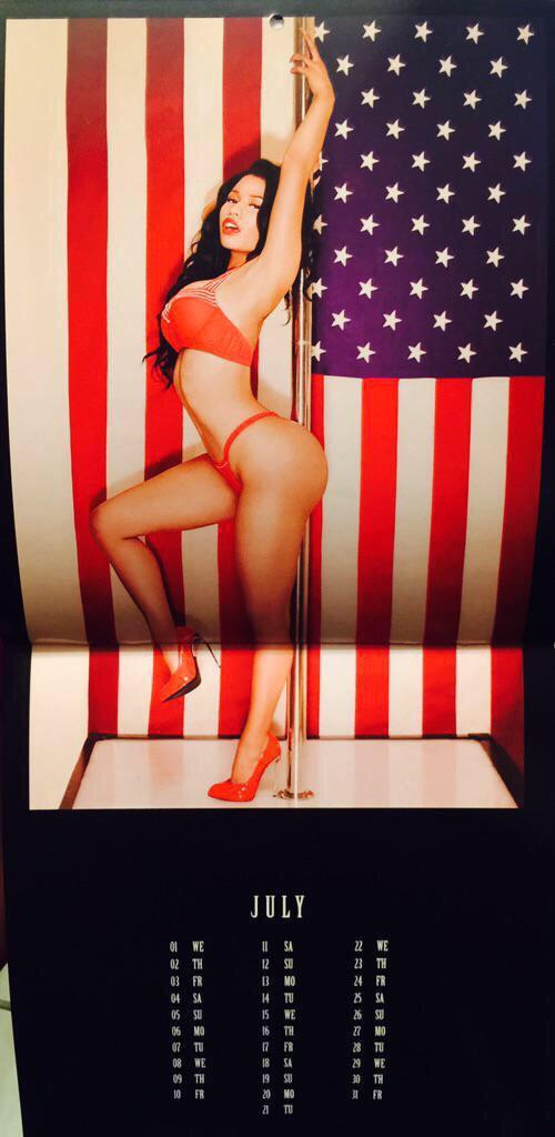 Nicki-Minaj-Calendar-8