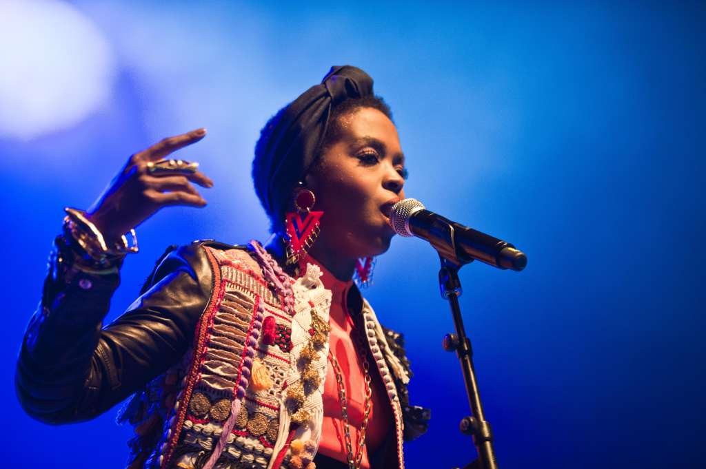 Lauryn Hill Performs