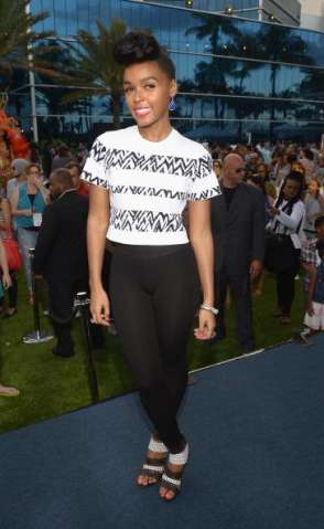 15 Reasons We’re Thankful Janelle Monae Dialed Up The Sexy | The Urban