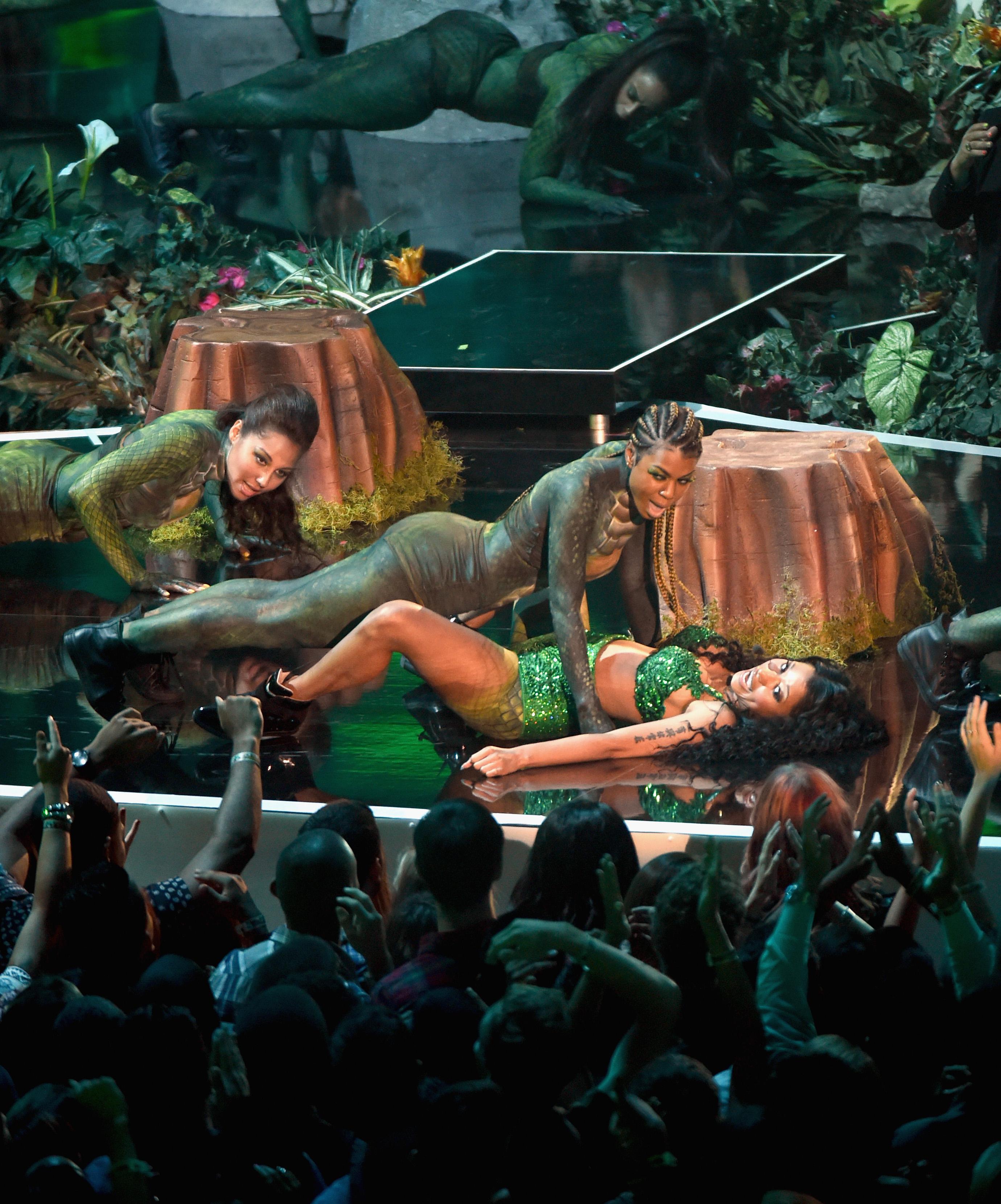 2014 MTV Video Music Awards - Show