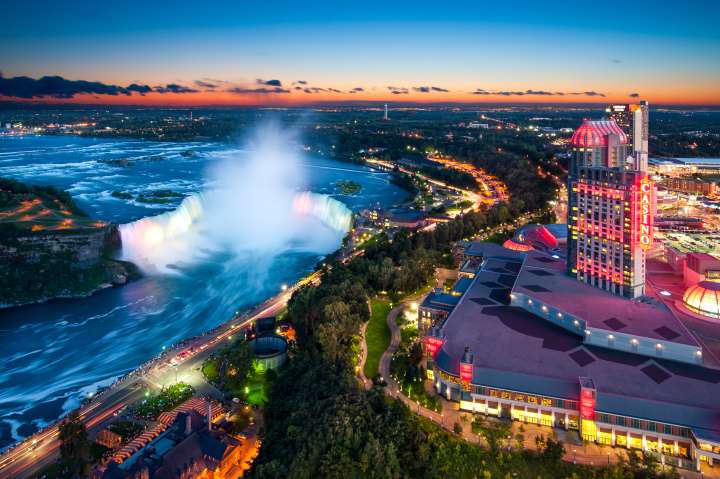 Night lights Niagara falls