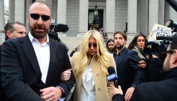 Kesha Makes An Appearance At New York State Supreme Court