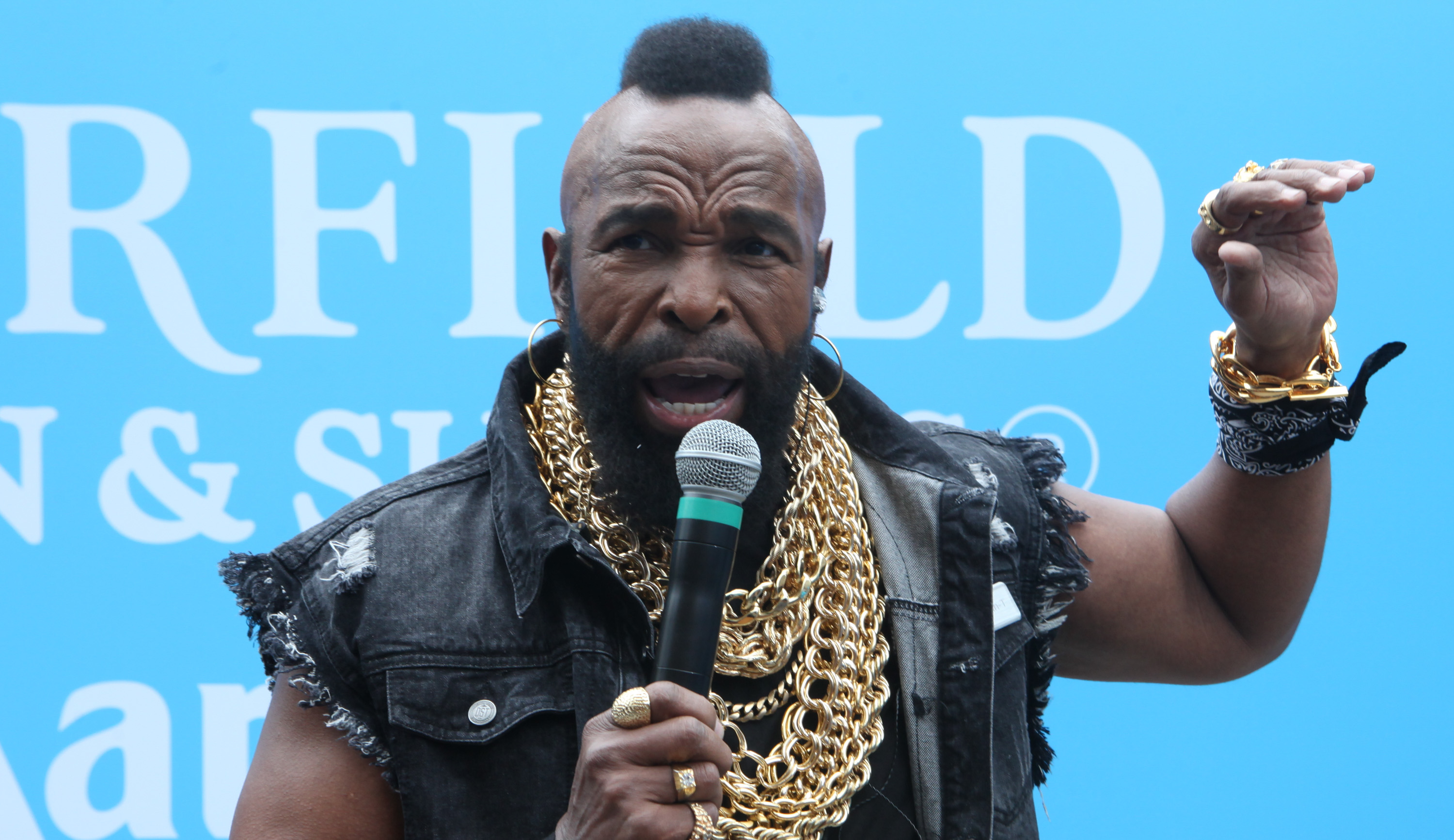 High-Wire Artist Nik Wallenda & Mr. T Celebrate National Amazing Month