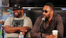Warner Bros. Records Signs Legendary Hip-Hop Group Wu Tang