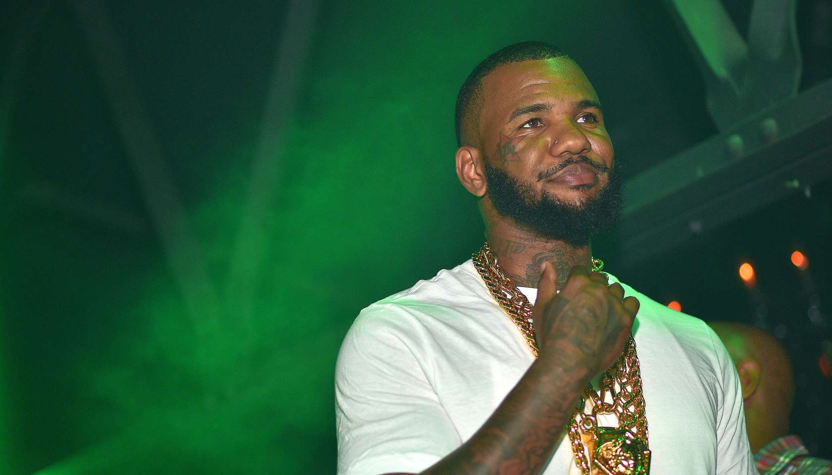 The Game Host Prive