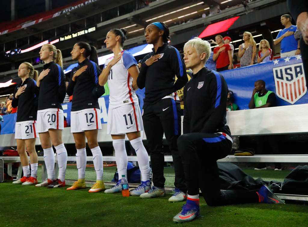 Megan Rapinoe Explains Why She Kneels During The National Anthem The Urban Daily 