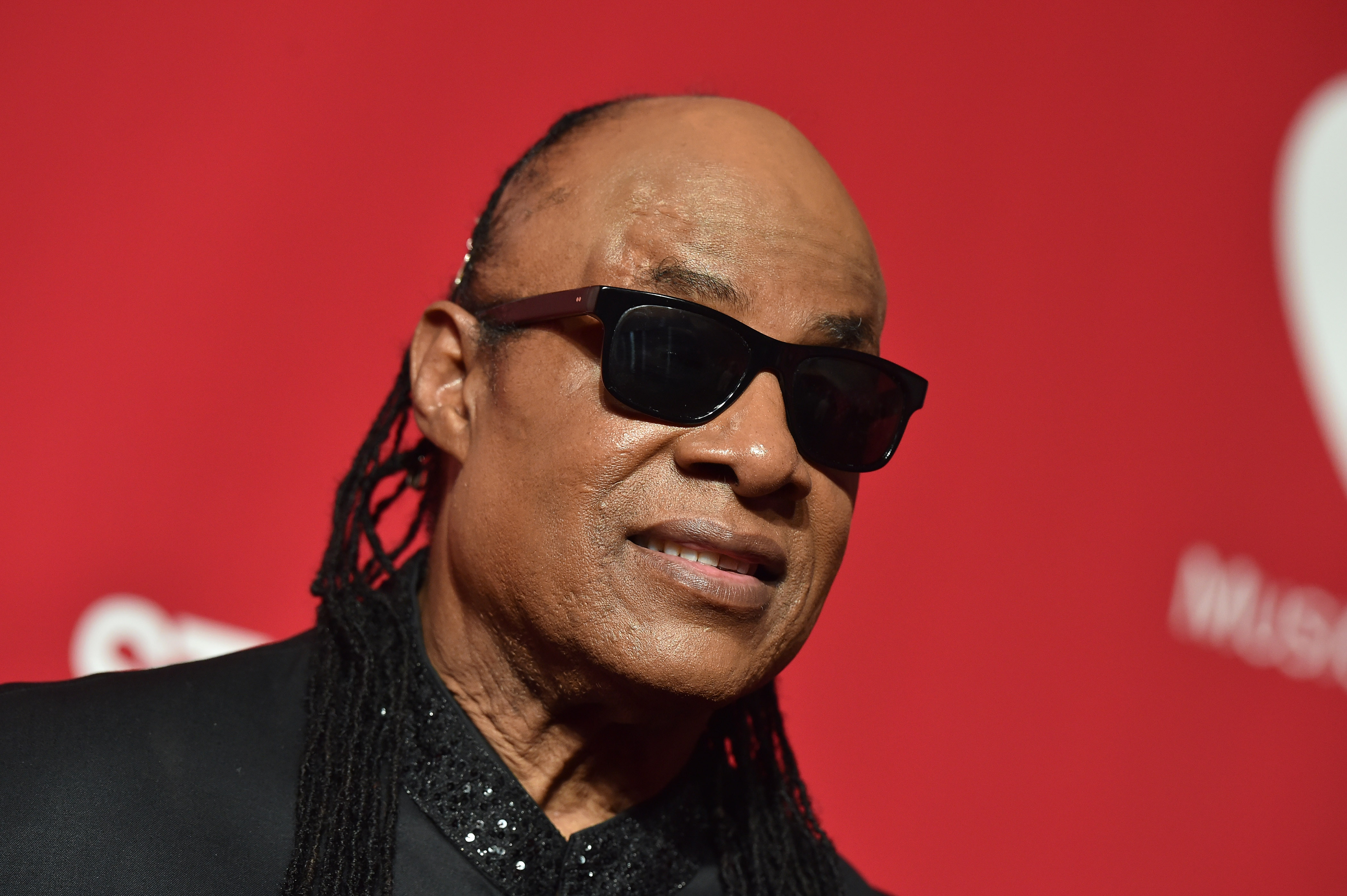 Stevie Wonder's Blonde Hair: How He Maintains His Signature Style - wide 7