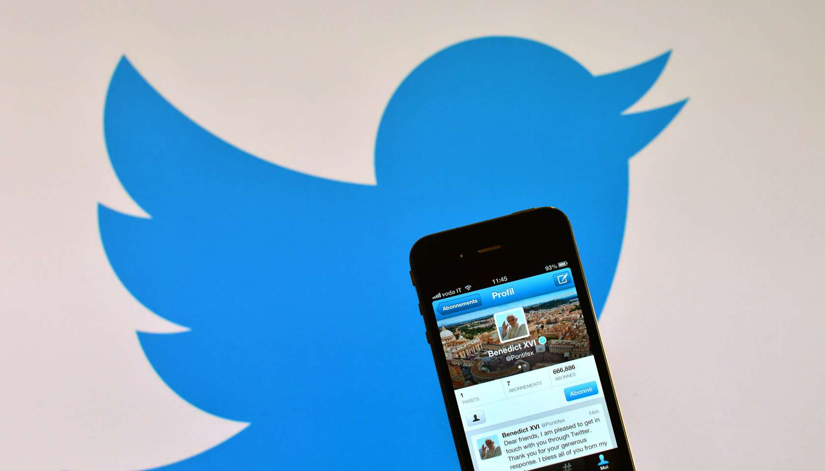 ITALY-VATICAN-POPE-AUDIENCE-INTERNET-TWITTER