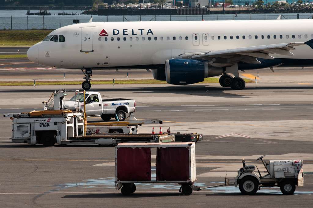 Power Outage Strands Delta Airlines Operations Worldwide